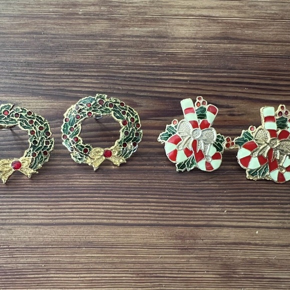 Gold Tone Stud Earrings Candy Canes Bow And Red & Green Wreath Christmas Holiday - Picture 10 of 10